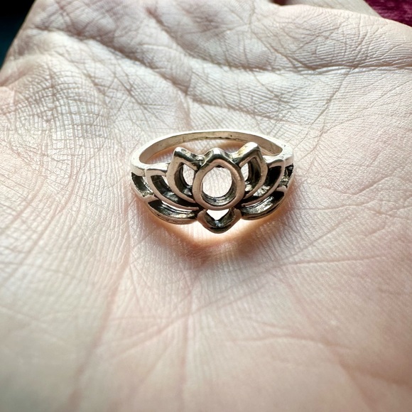 Silver Toned Lotus Ring - Picture 2 of 8